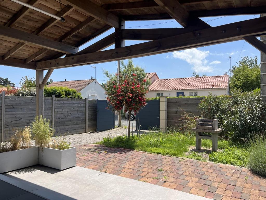 Maison Calme près de la Plage avec Jardin, Terrasse et Parking - La Bernerie-en-Retz - FR-1-612-68 - Housity