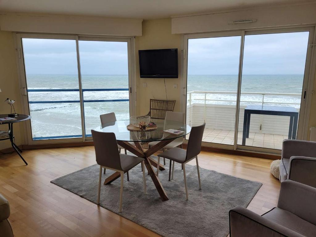 Photo de la galerie de l'établissement Appartement 4 pers avec balcon - Merlimont - FR-1-672-35, à Merlimont