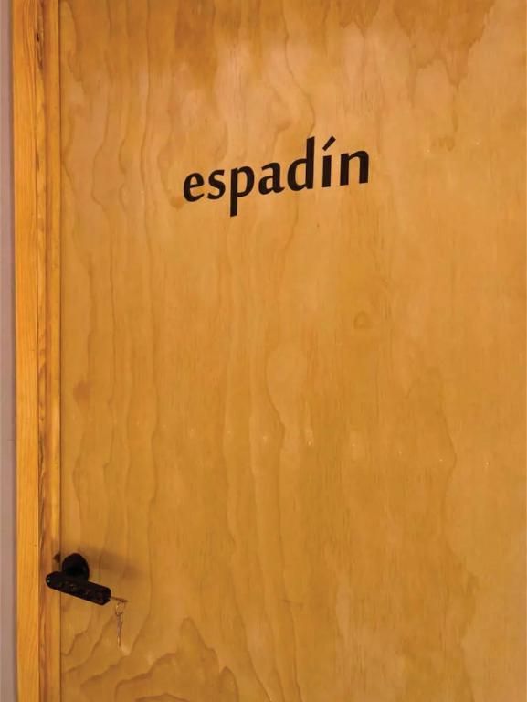 a door with the word agenda written on it at Casa Cañonero habitación Espadin in Oaxaca City