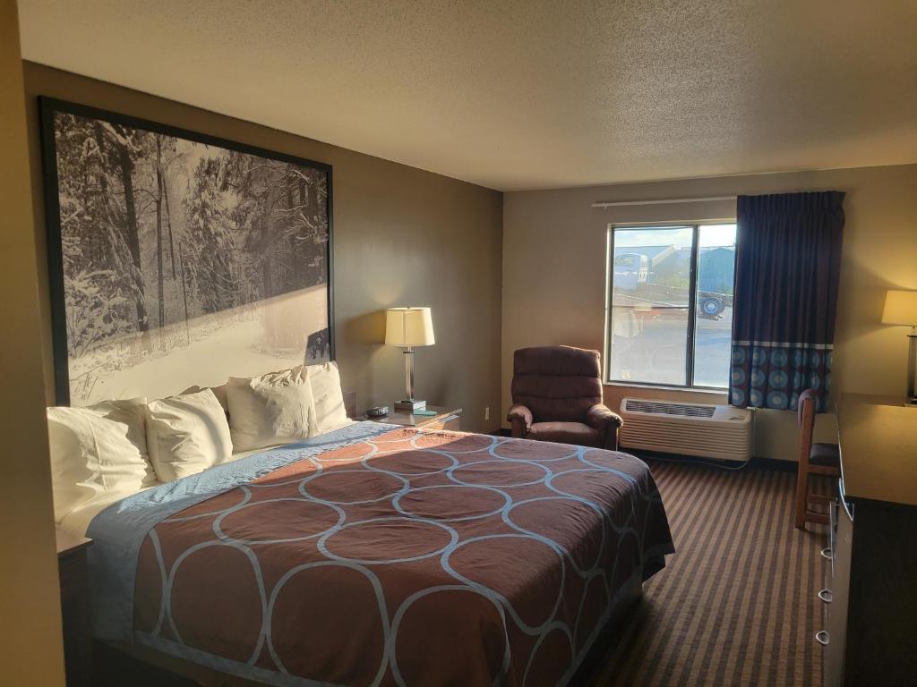 Super 8 by Wyndham Portage - Salle D'affaires Avec Lit Murphy - Non-fumeur