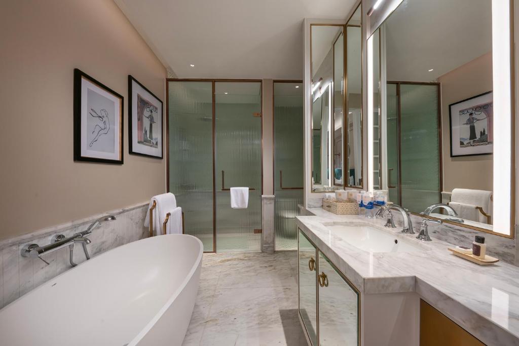 Hôtel de l'Amour Tam Đảo - Deluxe Zimmer Mit Kingsize-Bett