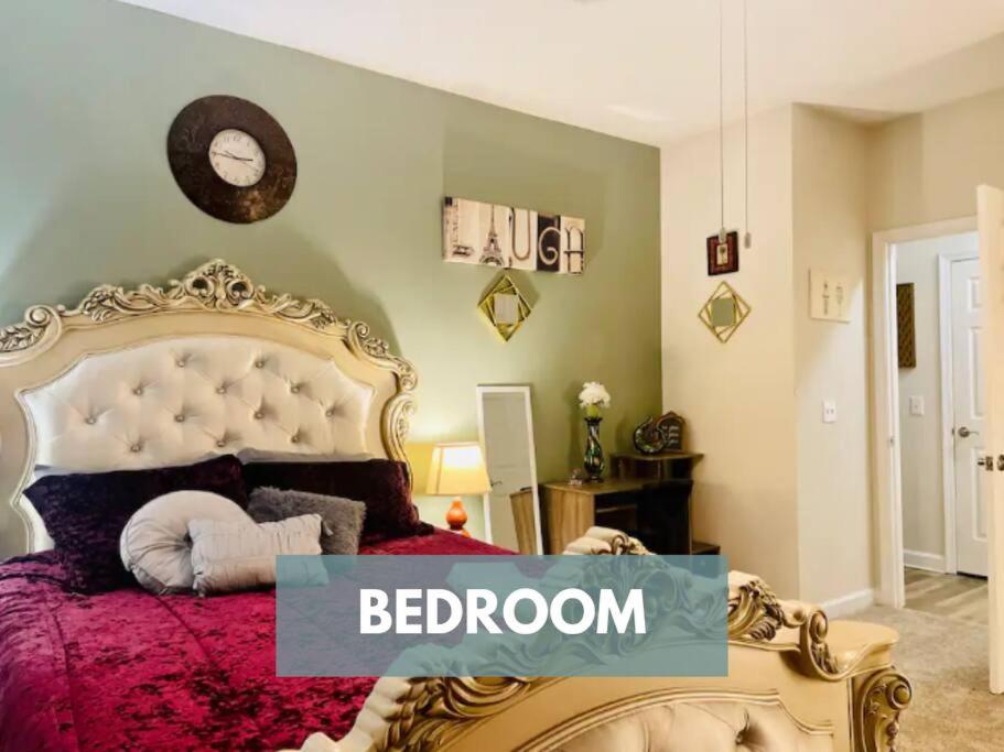 Ένα ή περισσότερα κρεβάτια σε δωμάτιο στο Amazing and Breathtaking One Bedroom Downtown apt