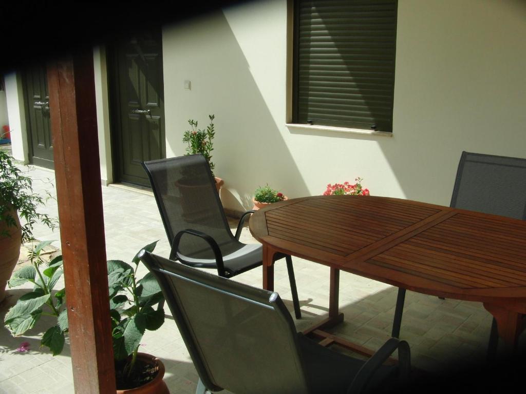 Fotografie z fotogalerie ubytování Artemis Appartments v destinaci Pitsidia