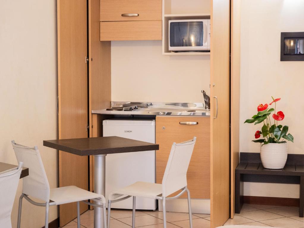Kuchnia lub aneks kuchenny w obiekcie Hotel Ligure