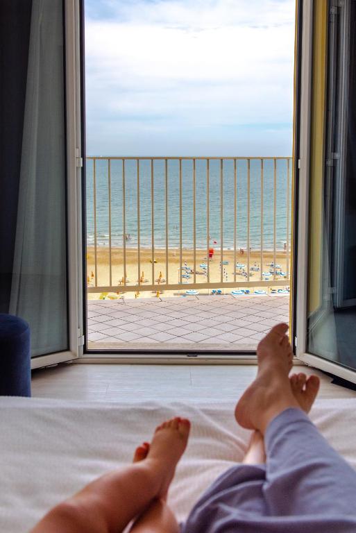 Widok na morze z tego hotelu