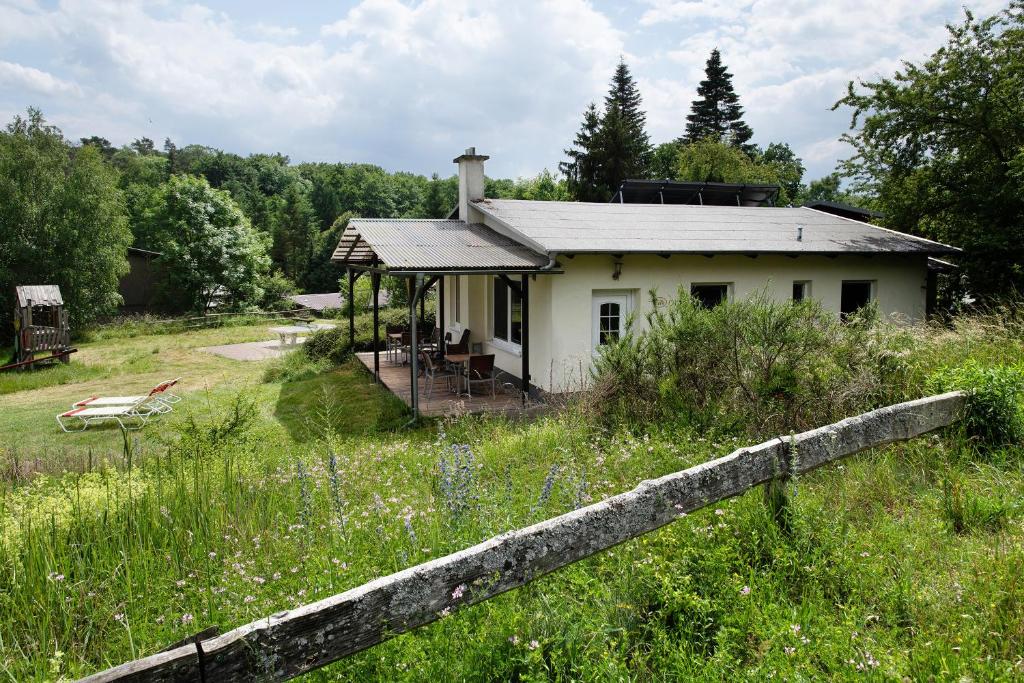 Příroda nedaleko prázdninového areálu