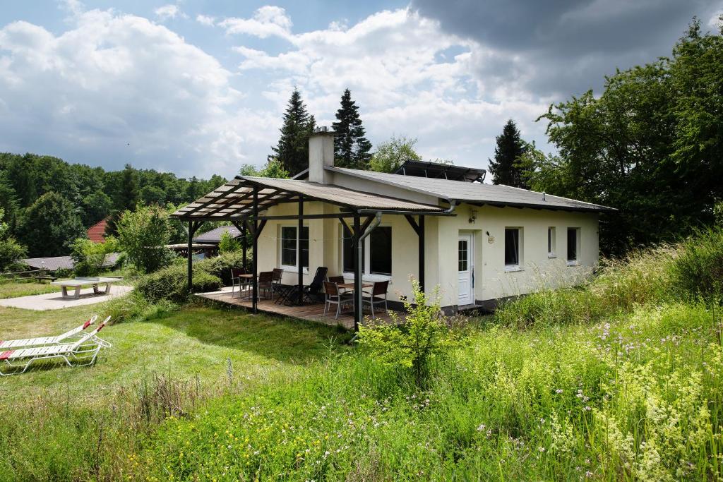 Příroda nedaleko prázdninového areálu