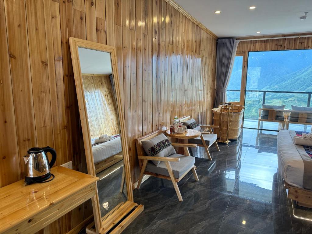 Lá Đỏ Homestay & Coffee - 3