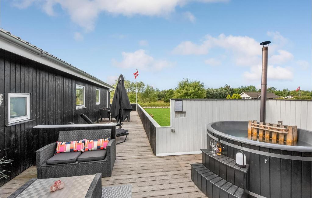 Balkón nebo terasa v ubytování Holiday Home Hemmet 97 With Hot Tub