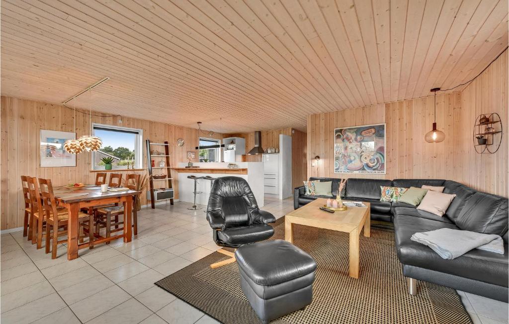Posezení v ubytování Holiday Home Hemmet 97 With Hot Tub