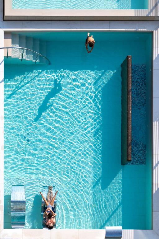 Basen w obiekcie Hotel Fedora Riccione lub w pobliżu