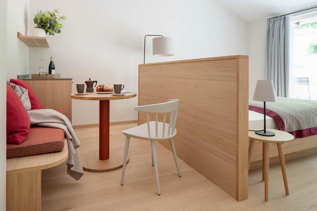 Ladurnerhof Boutique Apartments Meran - Double Room With Balcony