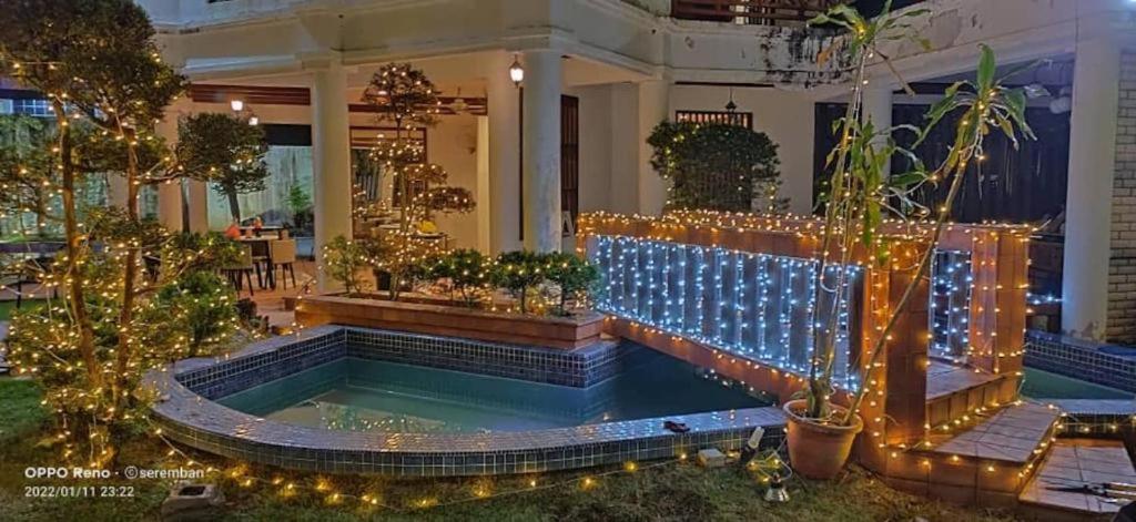 Πισίνα στο ή κοντά στο Seremban Resort Villa by uBook
