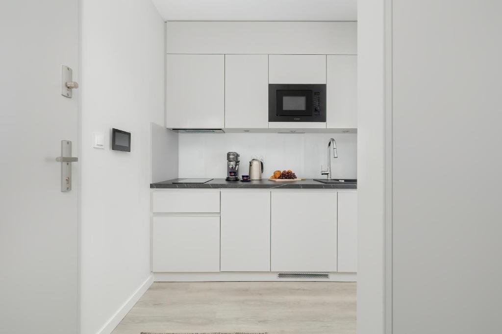 Apartment in the Centre of Zakopane Szymony by Noclegi Renters - Resim 5