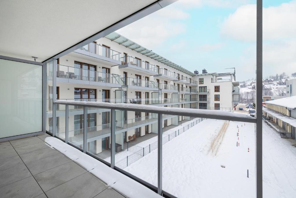 Apartment in the Centre of Zakopane Szymony by Noclegi Renters - Resim 17