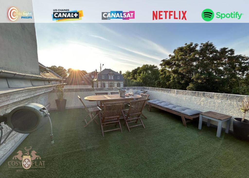 Fotografia z galérie ubytovania ROOFTOP - COSY FLAT Centre Senlis v destinácii Senlis