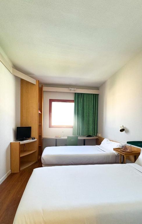 Hotel Iris Guadalajara - Double Or Twin Room