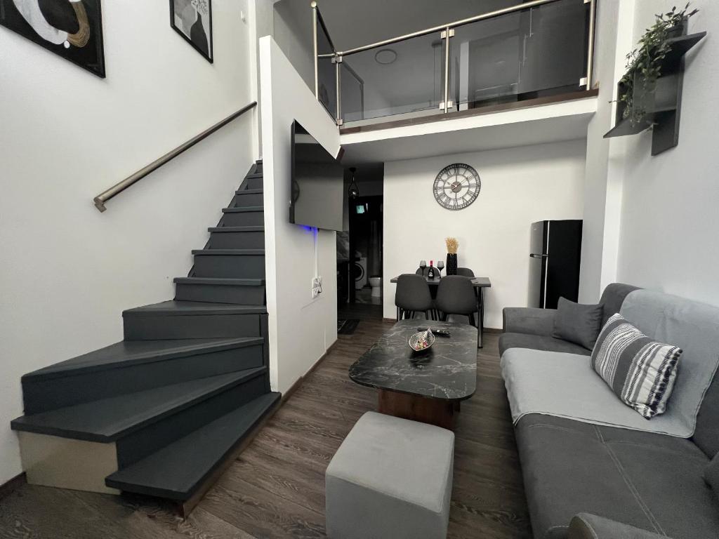 Elegant Loft 1