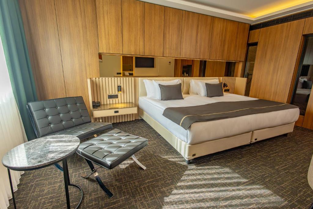 FT Lotus Thermal Hotel&SPA Trademark Collection by Wyndham - Chambre Lit King-Size Standard Avec Vue Sur Ville