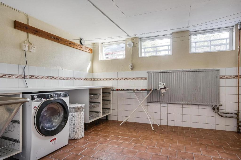 Modernt hus nära natur & stad - Villa Met Drie Slaapkamers