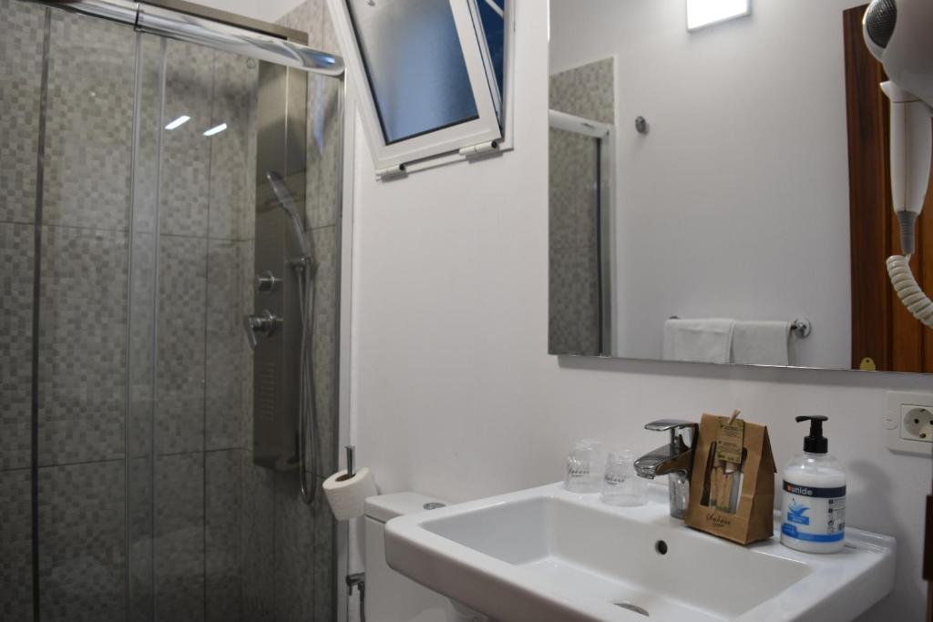 Koupelna v ubytování Apartamentos Sabare