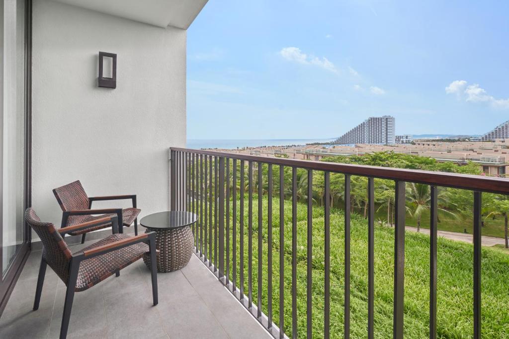 Deluxe Garden view with King Bed and Balcony