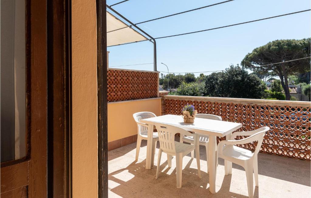 Balkón nebo terasa v ubytování Stunning Apartment In Giannella