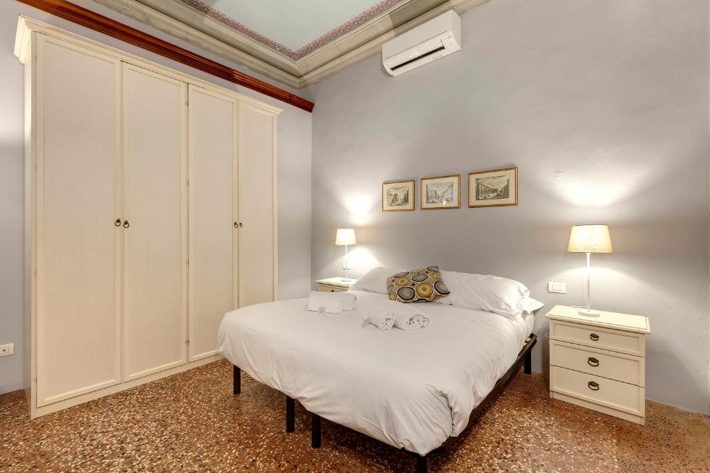 Academy House by Mamo Florence