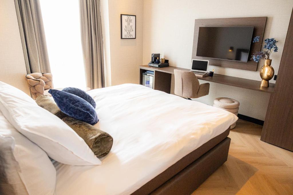 Hotel Twenty-Three Amsterdam Airport - Deluxe Double Room