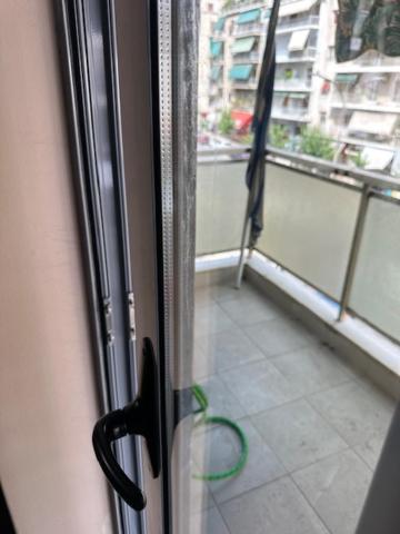 Un balcón o terraza de Lovely Apartment in Athens