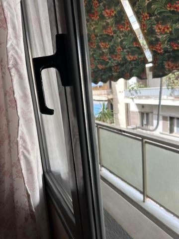 Un balcón o terraza de Lovely Apartment in Athens