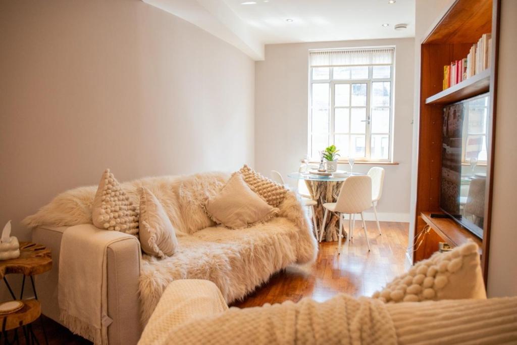 Μια τηλεόραση ή/και κέντρο ψυχαγωγίας στο Luxury 1BR Apartment in Leeds City Centre