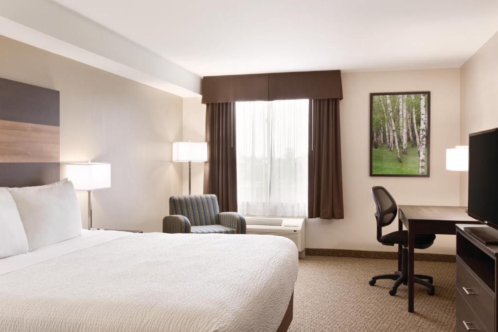 Days Inn & Suites by Wyndham Lindsay - King Room - No Fumadores