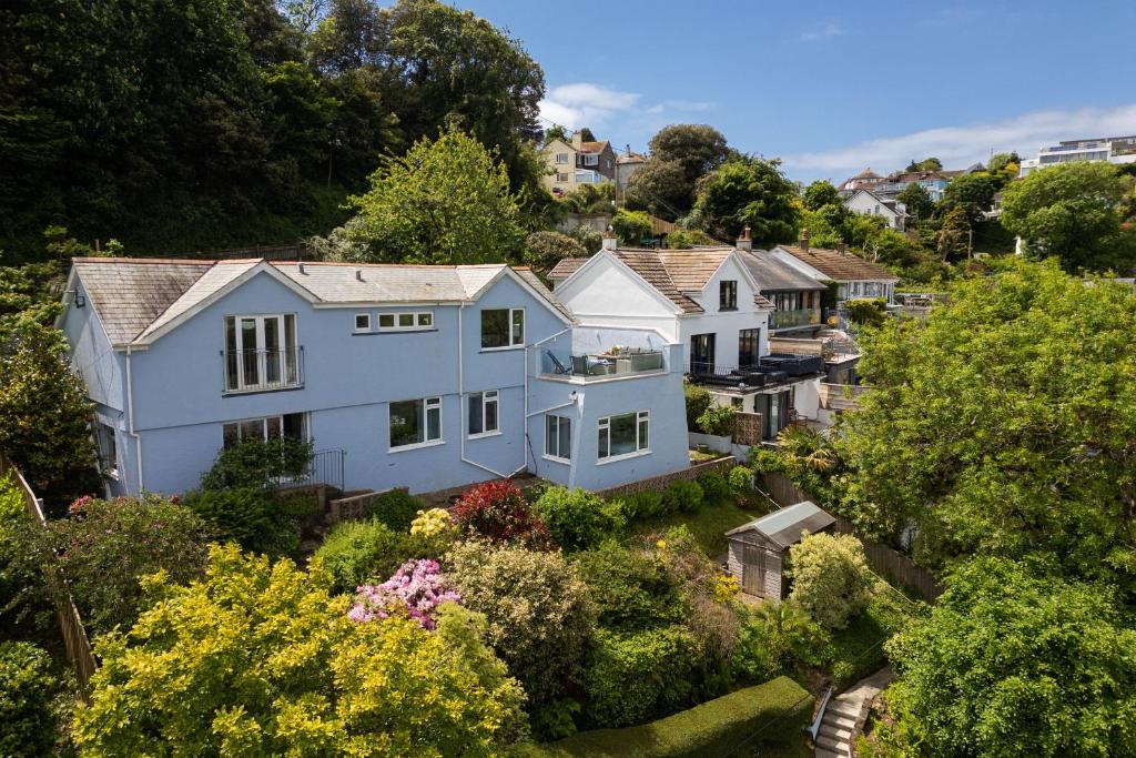 Το κτήριο όπου στεγάζεται  η παραθεριστική κατοικία