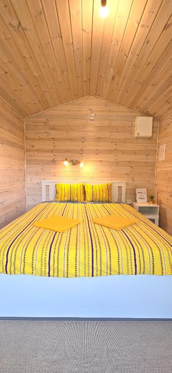 Postel nebo postele na pokoji v ubytování Jõekääru Camping