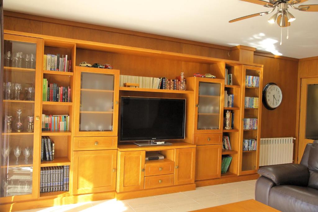 TV a/nebo společenská místnost v ubytování Casa Entre Rosales