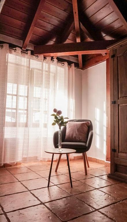 a living room with a couch and a table at CHC - La Oliva II in Buenavista del Norte