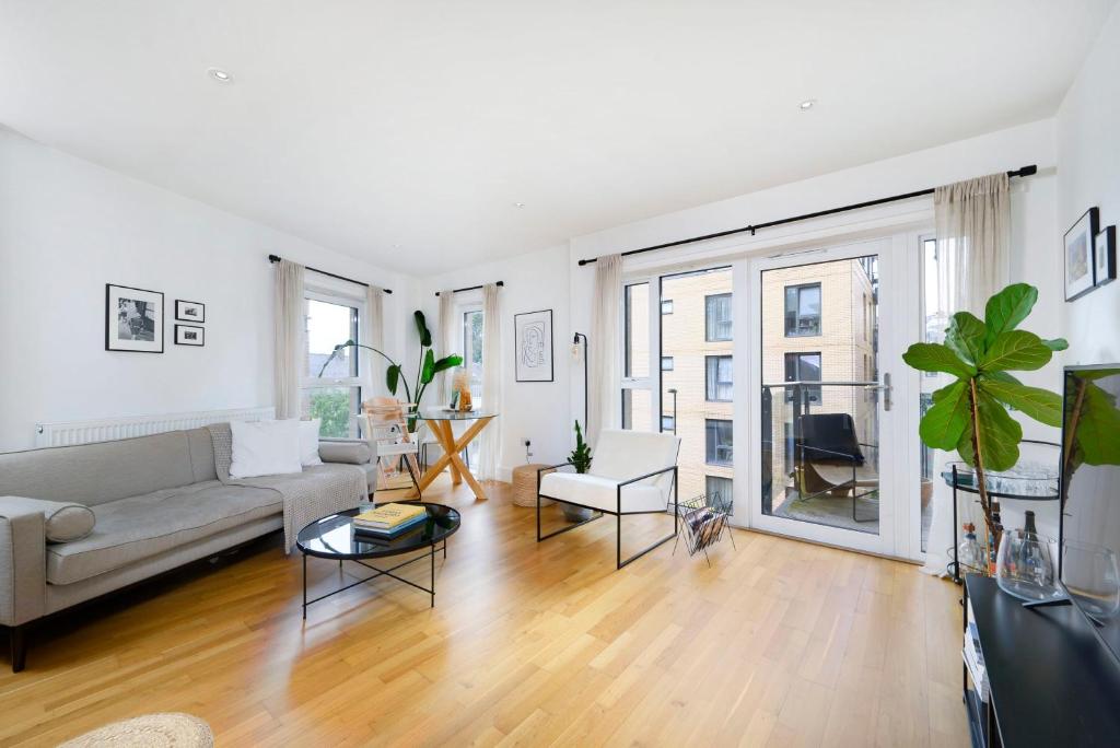 Charming 1BR Flat with Amazing Balcony