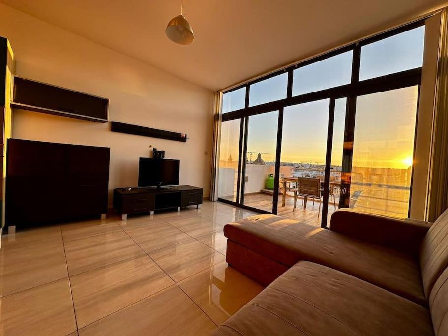 Penthouse Off-Grid Apartment Amenities photo