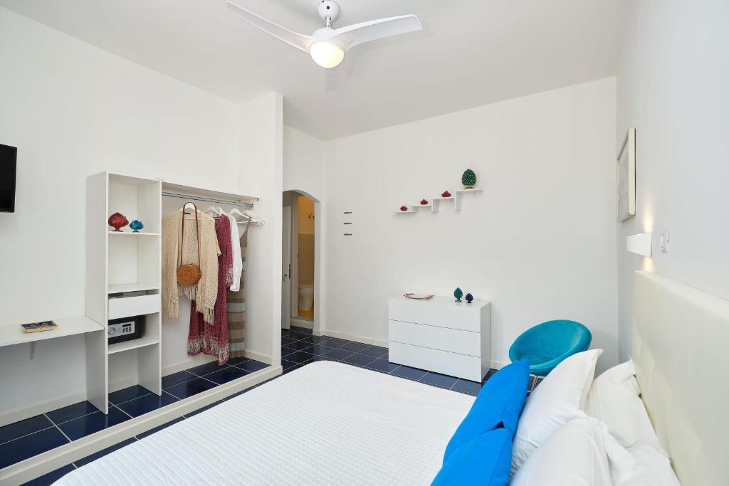A bed or beds in a room at Villa Torù