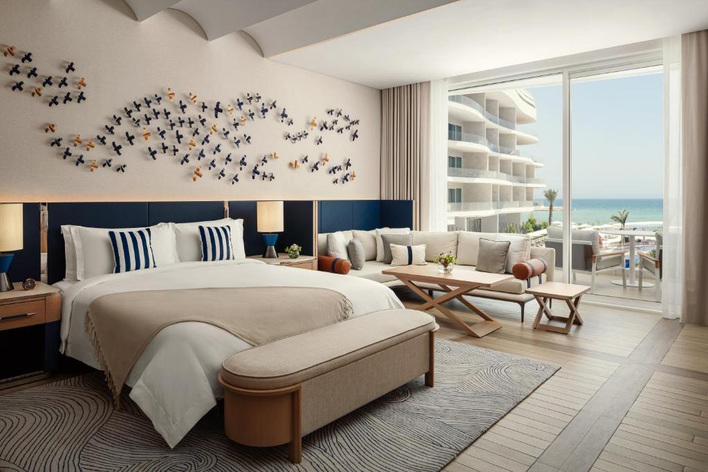 Posezení v ubytování The St. Regis Al Mouj Muscat Resort