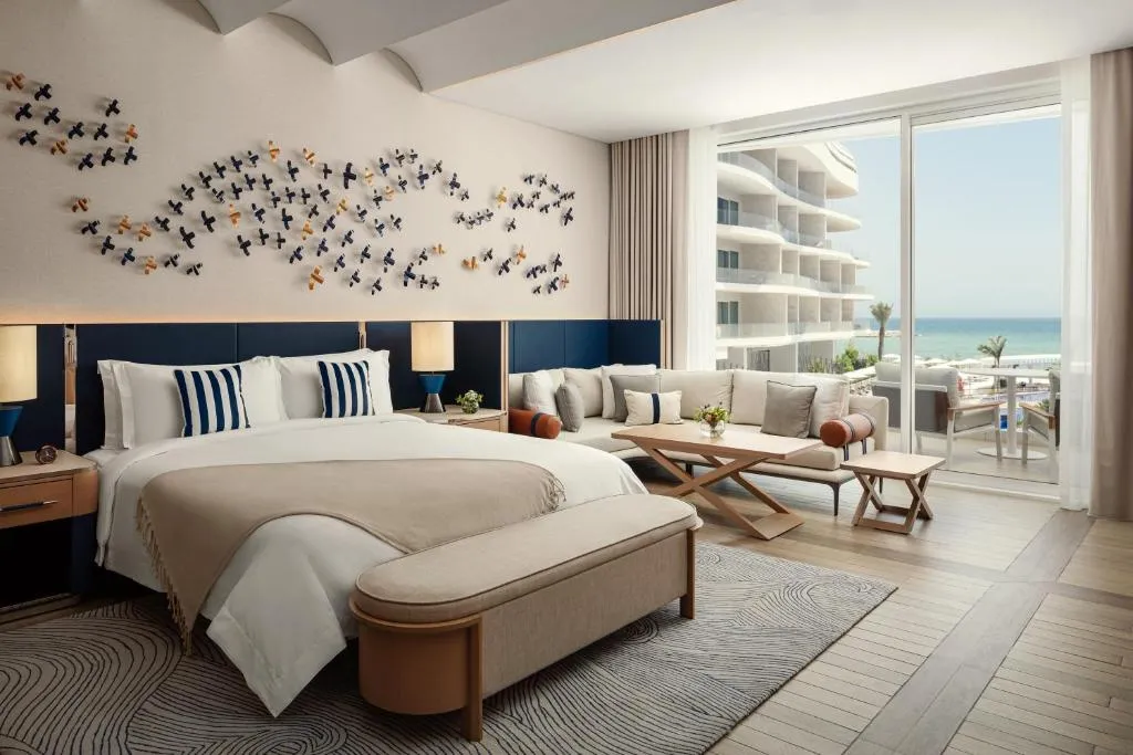 Deluxe King Room with Balcony and Sea View