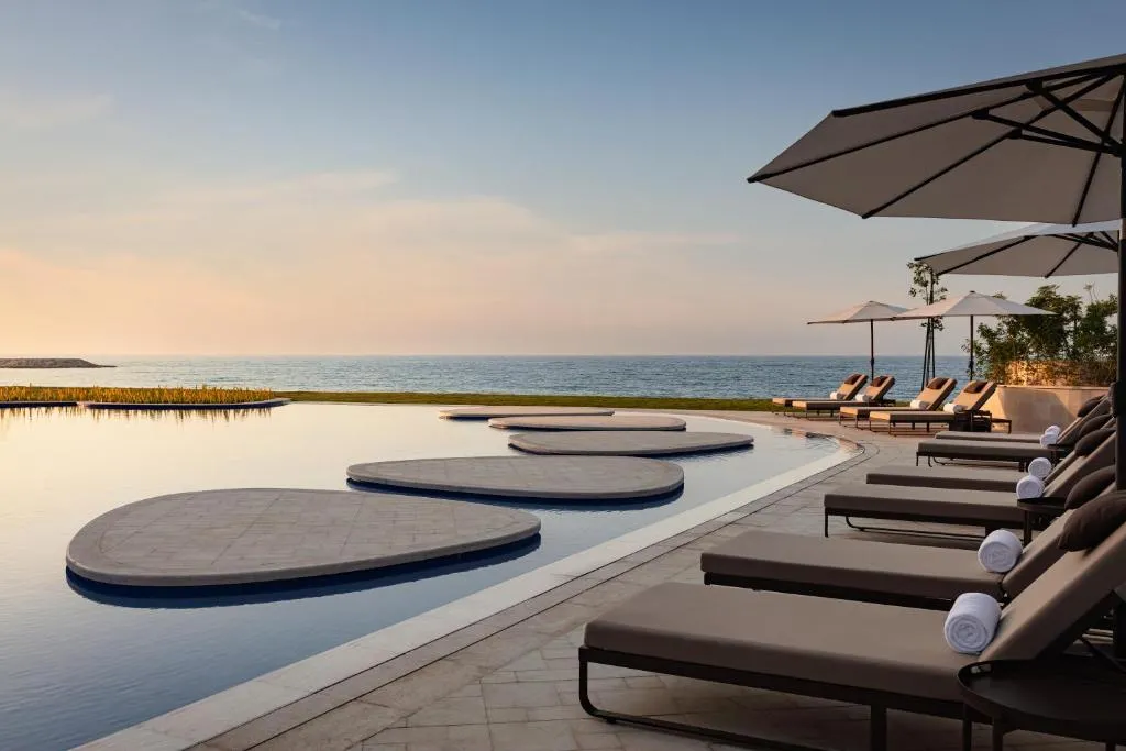 Coral Duplex One-Bedroom King Suite with Balcony and Sea View