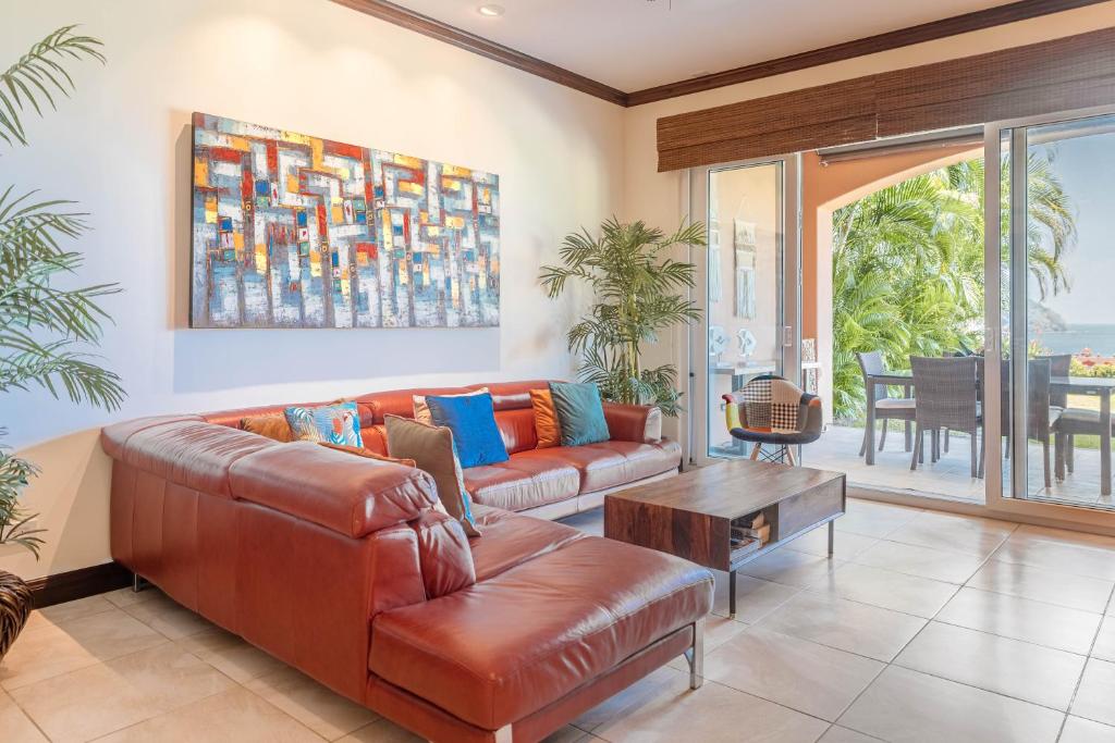 Stunning Luxury Apartments With Ocean View In La image