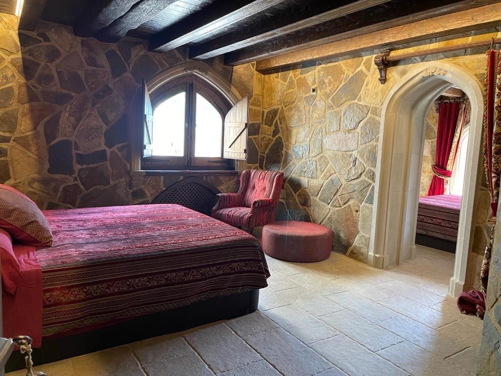 Postel nebo postele na pokoji v ubytování Auberge Toison d'Or