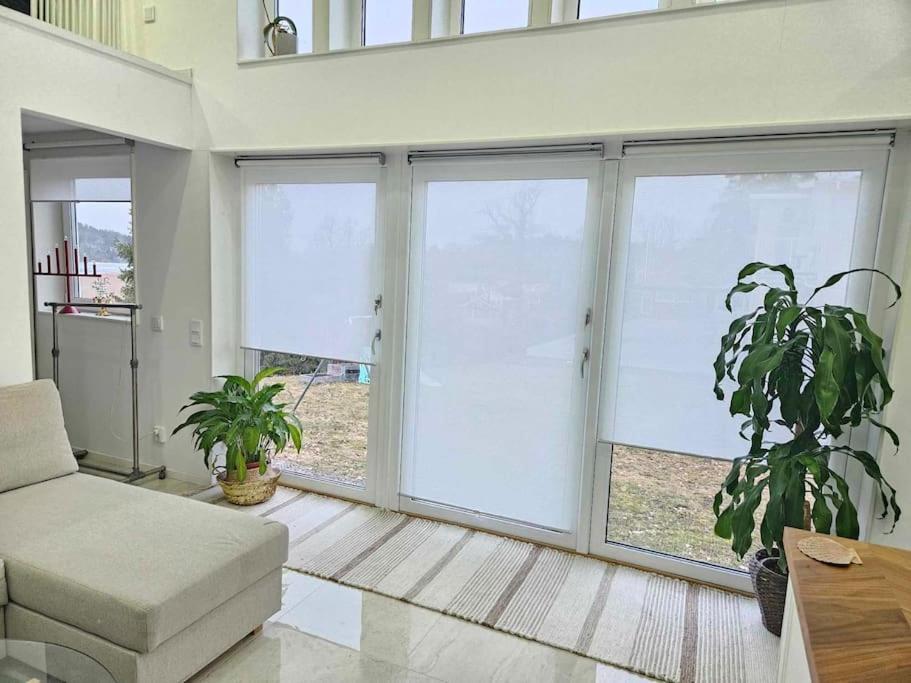 Fotografie z fotogalerie ubytování Cozy cabin near the lake v destinaci Mälarbaden