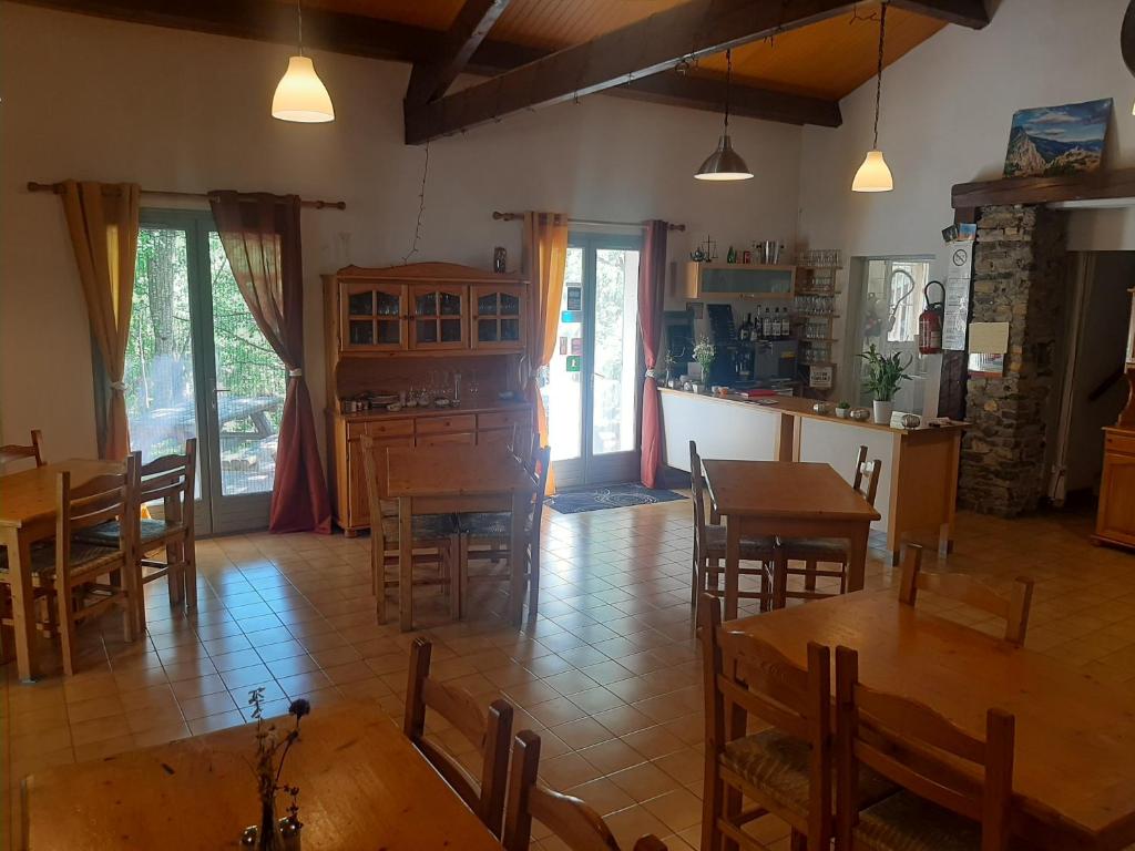 Restaurace v ubytování Gite des Monges