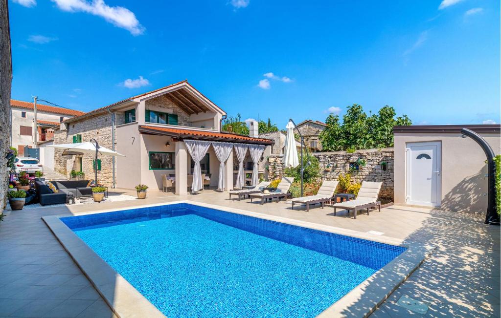 Bazén v ubytování Gorgeous Home In Kresini With Wifi nebo v jeho okolí