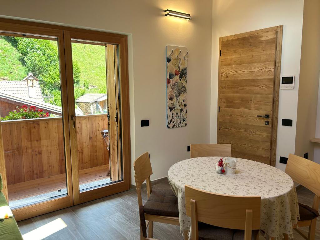 Fotografie z fotogalerie ubytování Casa Dasca v destinaci Mezzolago