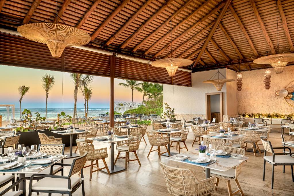 Restaurace v ubytování Secrets Tides Punta Cana - All Inclusive